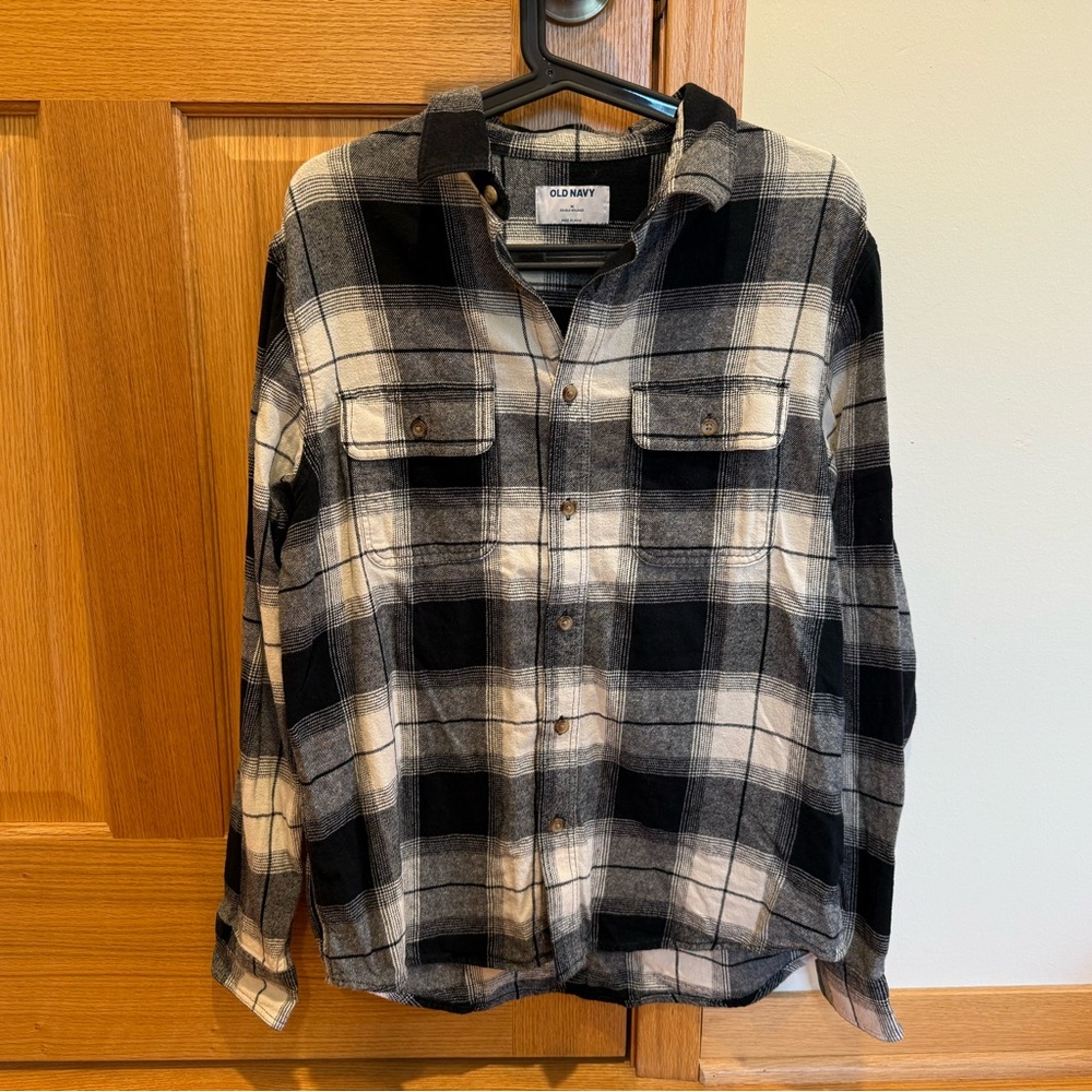 Old Navy Men's Black and White Checkered Shirt